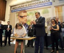 A Biblioteca Pública do Paraná (BPP) recebe nesta terça-feira (06) a mais moderna tecnologia de visão artificial do mundo, que beneficiará cegos e pessoas com visão reduzida