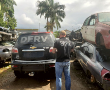 A Polícia Civil do Paraná (PCPR) cumpriu quatro mandados de busca e apreensão em combate a furtos, roubos e receptação de veículos, em Matinhos, no Litoral do Estado. A operação foi deflagrada na manhã desta quarta-feira (12), em continuidade a ação realizada no último sábado, na região.  -  Curitiba, 12/02/2020  -  Foto: Divulgação Polícia Civil/SESP