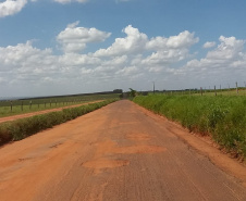 O Departamento de Estradas de Rodagem do Paraná (DER/PR) está atuando em quatro rodovias da região Noroeste, próximas ao Rio Paranapanema, divisa com São Paulo.  -  Foto: Divulgação DER