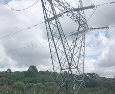 A Copel vai reforçar o sistema de transmissão na Região Metropolitana de Curitiba com a recapacitação de duas importantes linhas que operam em 230 mil volts (kV) e conectam a subestação Pilarzinho às subestações Santa Mônica e Bateias. O investimento previsto é de R$ 32 milhões.   -  Foto: Divulgação Copel