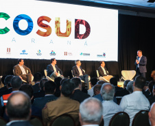 Governadores de sete estados participam neste sábado (29), em Foz do Iguaçu, do sexto encontro do Consórcio de Integração Sul e Sudeste (Cosud). O encontro acontece no Hotel Wish.   29/02/2020 -  Foto: Geraldo Bubniak/AEN
