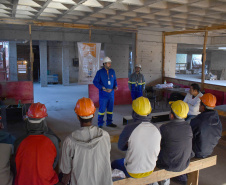 A primeira semana da campanha Energia Segura terá ações voltadas aos trabalhadores da construção civil, como visitas a canteiros de obras, lojas de materiais de construção e pintura, e palestras em parceria com construtoras. Foto: Arquivo/AEN
