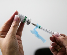 Vacinação contra a gripe começa em todo o Paraná. Foto: Geraldo Bubniak/AEN