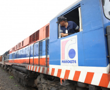 Governo estuda estender ferrovia entre Oeste e Porto de Paranaguá. Foto: Jaelson Lucas/AEN