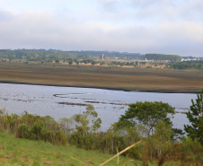 Barragem do Iraí - Construída entre os Municípios de Pinhais e Piraquara, Paraná, a barragem do Rio Iraí destina-se ao abastecimento de água da região metropolitana de Curitiba. 07/04/2020 -  Foto: Geraldo Bubniak/AEN