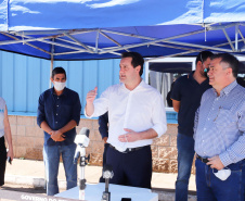 O governador Carlos Massa Ratinho Junior esteve nesta quinta-feira (9) no Hospital Regional do Norte Pioneiro, em Santo Antônio da Platina. A unidade é considerada estratégica no combate ao novo coronavírus e terá dez leitos de UTI e oito enfermarias já a partir da semana que vem.