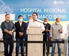 O Hospital Regional de Telêmaco Borba, nos Campos Gerais, vai entrar em funcionamento após uma espera de mais de dez anos. Para isso, o governador Carlos Massa Ratinho Junior assinou nesta terça-feira (14) um convênio com a Klabin e a prefeitura do município, permitindo que o complexo médico possa operar em até 45 dias.