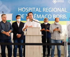 O Hospital Regional de Telêmaco Borba, nos Campos Gerais, vai entrar em funcionamento após uma espera de mais de dez anos. Para isso, o governador Carlos Massa Ratinho Junior assinou nesta terça-feira (14) um convênio com a Klabin e a prefeitura do município, permitindo que o complexo médico possa operar em até 45 dias.