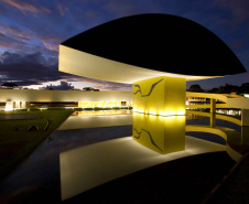 No Dia Mundial da Arte, comemorado em 15 de abril, o Museu Oscar Niemeyer (MON), em Curitiba, inaugura mais duas exposições virtuais na plataforma Google Arts & Culture