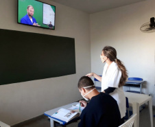 
Os adolescentes das Unidades Socioeducativas do Paraná já estão tendo acesso às atividades escolares na forma de aulas não presenciais.
Foto: SEJUF