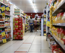 Cartão Comida Boa já injetou R$ 20,5 milhões no comércio.  Foto: Geraldo Bubniak/AEN