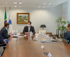 22/05/2020 - Governador Carlos Masa Ratinho Junior durante reunião com o presidente da Sanepar, Claudio Stabile. Foto: Gilson Abreu/AEN