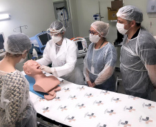 Em Foz, enfermeiros do Depen passam por capacitação para testagem da Covid-19. Foto:Thiago Dutra/HMPGL
