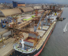 Porto de Paranaguá dobra embarques de soja.
 Foto: José Fernando Ogura/AEN