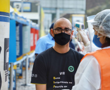 de proteção e prevenção aos profissionais que cortam as rodovias do Paraná garantindo o abastecimento das famílias, inclusive durante a pandemia de coronavírus.  
Foto: José Fernando Ogura/AEN