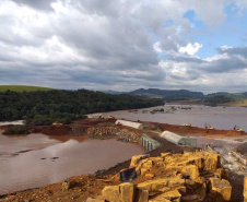 Rio Chopim é desviado para finalização de barragem de Bela Vista. Foto: Copel