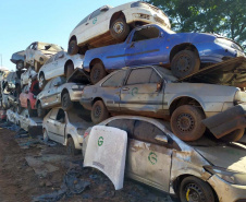 Polícia Civil remove 1,6 mil veículos de pátios em Cascavel. Foto: polícia Civil