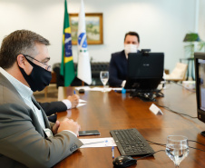 Governador Carlos MassaRatinho Junior assina o  decreto (4.885/20) com novas recomendações para restringir a circulação de pessoas nos municípios que compõem a Região Metropolitana de Curitiba. 