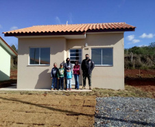 Famílias carentes de Fernandes Pinheiro recebem casas gratuitas. Foto:Cohapar
