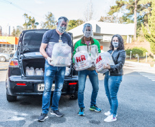 Funcionários voluntários da Copel doaram 685 cestas básicas para a campanha “Menos eu, mais nós”, organizada pelo Governo do Estado do Paraná para auxílio às comunidades que passam por dificuldades no período da pandemia. Foto: Copel