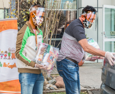 Funcionários voluntários da Copel doaram 685 cestas básicas para a campanha “Menos eu, mais nós”, organizada pelo Governo do Estado do Paraná para auxílio às comunidades que passam por dificuldades no período da pandemia. Foto: Copel