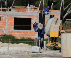 Obras da Cohapar mantêm mais de 5 mil empregos no Paraná
