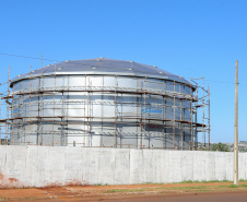 Obras de implantação de mais um reservatório de água para Cascavel e  terá capacidade para armazenar 2 milhões de litros de água e vai beneficiar diretamente aos moradores na região Norte da cidade. Com esse empreendimento, a Sanepar amplia em 200% a capacidade de reservação dos bairros que integram a região.Foto: Geraldo Bubniak/AEN