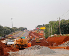 Construção de trincheira em Santa Terezinha do Itaipu.