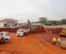 Construção de trincheira em Santa Terezinha do Itaipu.