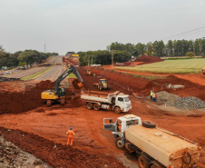 Construção de trincheira em Santa Terezinha do Itaipu.