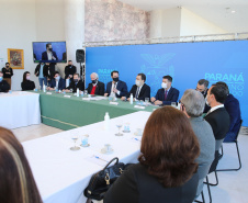 O governador Carlos Massa Ratinho Junior participa nesta quarta-feira (26), no Palácio Iguaçu, do evento que celebra um ano do programa Descomplica, iniciativa de caráter permanente do Governo do Estado para simplificar a vida dos empreendedores