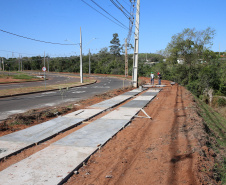 Implantacao de pista de caminhada e tela no parque 1 de Maio em Umuarama   -  05/08/2020 -  Foto: Geraldo Bubniak/AEN
