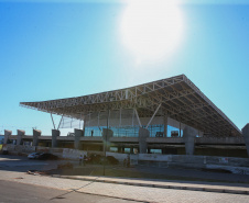 Obras do novo Terminal Rodoviário de Umuarama, que está situada na Avenida Romeu Zolim, no Parque Residencial Interlagos.  A nova rodoviária terá 7.599 m² de área construída, calçadas, boxes e demais instalações, além de ampla área externa para circulação, plataformas, estacionamento, jardins e áreas de passeio, banheiros, sala de administração, obras de acessibilidade e acessos facilitados para entrada e saída dos usuários. -  05/08/2020 -  Foto: Geraldo Bubniak/AEN