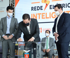 O governador Carlos Massa Ratinho Junior e o presidente da Copel, Daniel Slaviero, lançam o Programa Rede Elétrica Inteligente, em Curitiba. 