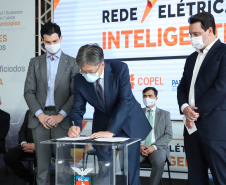 O governador Carlos Massa Ratinho Junior e o presidente da Copel, Daniel Slaviero, lançam o Programa Rede Elétrica Inteligente, em Curitiba. 