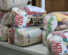 Governo entrega 30 mil toneladas de alimentos da merenda escolar.Foto:Fundepar