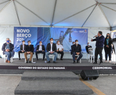 O governador Carlos Massa Ratinho Júnior inaugura nesta terça-feira (22),  o novo berço 201, no Porto de Paranaguá. Com investimentos de R$ 201,7 milhões, a ampliação do cais vai aumentar em 140% a capacidade atual de movimentação e autoriza a contratação do projeto para obras de derrocamento submarino do maciço rochoso conhecido como Palanganas. A remoção permitirá o aprofundamento do canal de acesso ao porto em até 14,60 metros. Paranagua, 22/09/2020 - Foto: Geraldo Bubniak/AEN