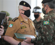 O Governador Carlos Massa Ratinho Junior recebe, nesta quinta-feira (24),  a medalha Exercito Brasileiro no Forte do Pinheirinho.  Curitiba, 24/09/2020. Foto: Geraldo Bubniak/AEN