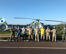 Helicóptero da PM auxilia no combate a incêndio em Ilha Grande. Foto:SESP