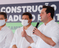 Cambé, na Região Metropolitana de Londrina, vai resolver um antigo problema logístico e de trânsito, além de fomentar um novo eixo de desenvolvimento para a cidade. Nesta quinta-feira (24), o governador Carlos Massa Ratinho Junior assinou a ordem de serviço para início imediato da construção do viaduto Bratislava, antiga reivindicação da população da região.