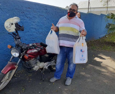 Escolas do Paraná usam moto para chamar estudantes durante a pandemia