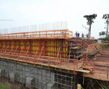 As obras da Ponte da Integração, em Foz do Iguaçu, no Oeste do Estado, atingiram 34% no final de setembro. O projeto é uma parceria entre a usina, o Governo do Estado e o governo federal. A gestão da obra é feita pela Secretaria da Infraestrutura e Logística do Paraná