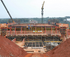 As obras da Ponte da Integração, em Foz do Iguaçu, no Oeste do Estado, atingiram 34% no final de setembro. O projeto é uma parceria entre a usina, o Governo do Estado e o governo federal. A gestão da obra é feita pela Secretaria da Infraestrutura e Logística do Paraná