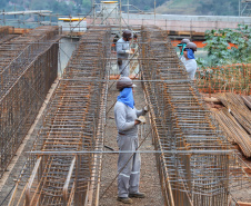 As obras da Ponte da Integração, em Foz do Iguaçu, no Oeste do Estado, atingiram 34% no final de setembro. O projeto é uma parceria entre a usina, o Governo do Estado e o governo federal. A gestão da obra é feita pela Secretaria da Infraestrutura e Logística do Paraná