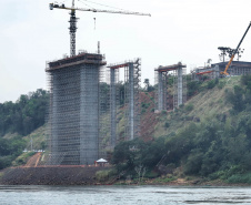 As obras da Ponte da Integração, em Foz do Iguaçu, no Oeste do Estado, atingiram 34% no final de setembro. O projeto é uma parceria entre a usina, o Governo do Estado e o governo federal. A gestão da obra é feita pela Secretaria da Infraestrutura e Logística do Paraná