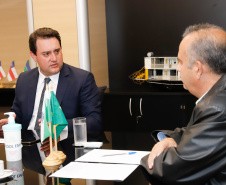 O governador Carlos Massa Ratinho Junior se reuniu nesta quarta-feira (4) com o ministro do Desenvolvimento Regional, Rogério Marinho, em Brasília, e pediu apoio da União no enfrentamento da crise hídrica que assola o Paraná desde o começo do ano.  Foto: Rodrigo Felix Leal