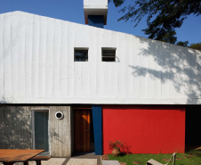 O Museu Oscar Niemeyer (MON) leva a exposição “Artigas, nos Pormenores um Universo” a Ponta Grossa, num projeto de itinerância. A mostra reúne maquetes do arquiteto curitibano João Batista Vilanova Artigas (1915-1985) e poderá ser vista a partir do dia 26 de novembro, no Museu Campos Gerais.
