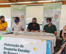 A Superintendência estadual do Esporte e a Federação do Desporto Escolar do Paraná assinaram nesta quarta-feira (25) um termo de cooperação que irá potencializar o esporte escolar do Estado.
Foto: Superintendência do Esporte