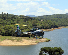 Atividades são promovidas regularmente para que os profissionais estejam prontos para dar suporte às equipes da PM e do Corpo de Bombeiros em operações, radiopatrulhamento aéreo, resgates e remoções aeromédicas.
Foto: SESP