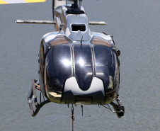 Atividades são promovidas regularmente para que os profissionais estejam prontos para dar suporte às equipes da PM e do Corpo de Bombeiros em operações, radiopatrulhamento aéreo, resgates e remoções aeromédicas.
Foto: SESP